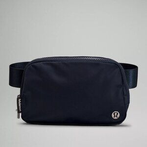 Lululemon Everywhere Belt Bag 1L Navy